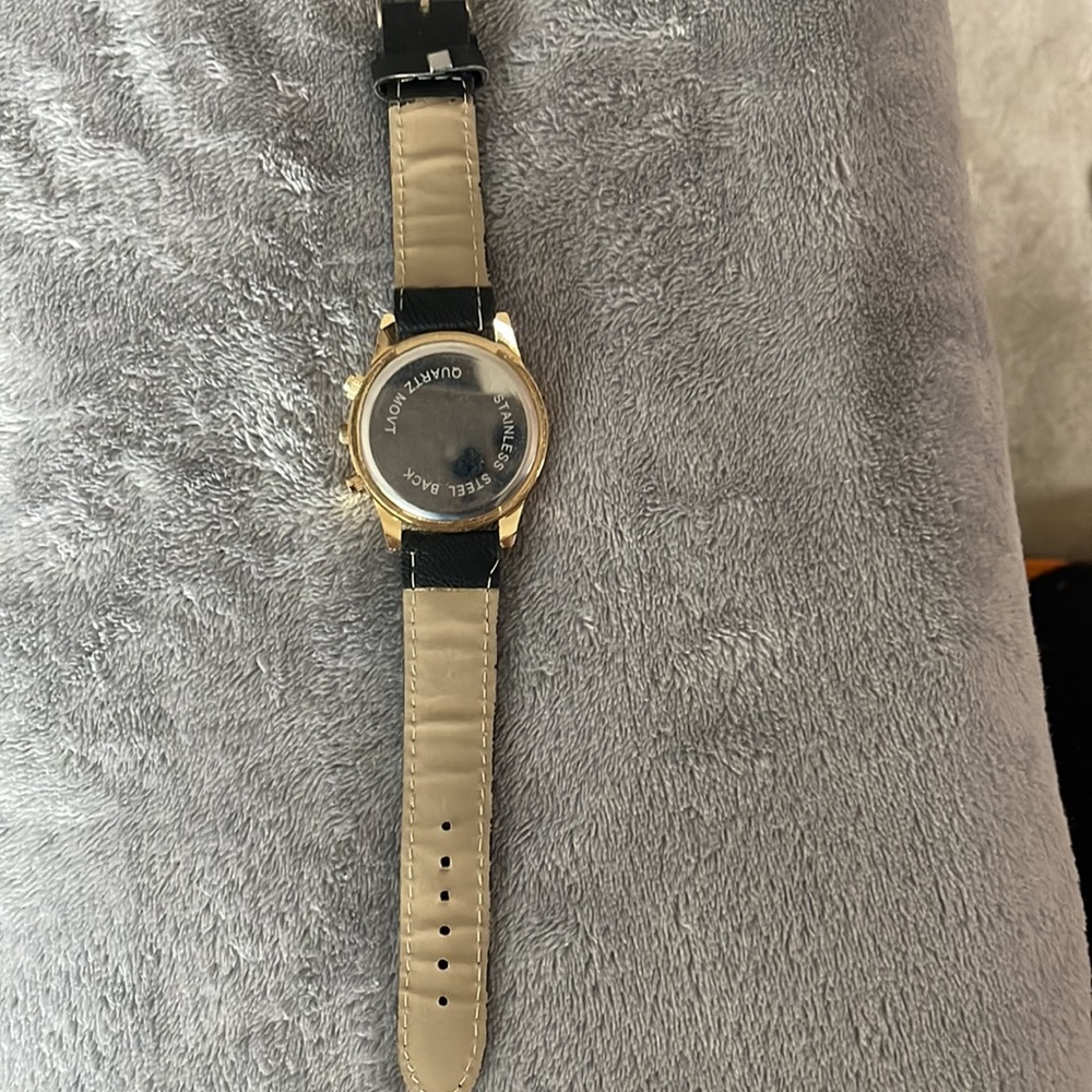 Ladies Watch - Picture 5 of 5